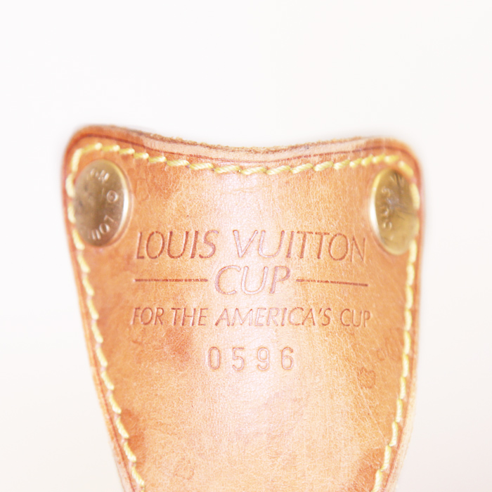 Funda protectora para ropa Louis Vuitton America's Cup en lona revestida roja y cuero natural - Detail D5