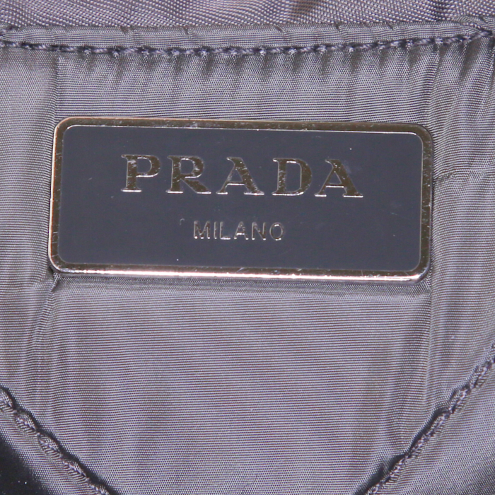 Sac à main Prada Bomber en toile grise - Detail D4