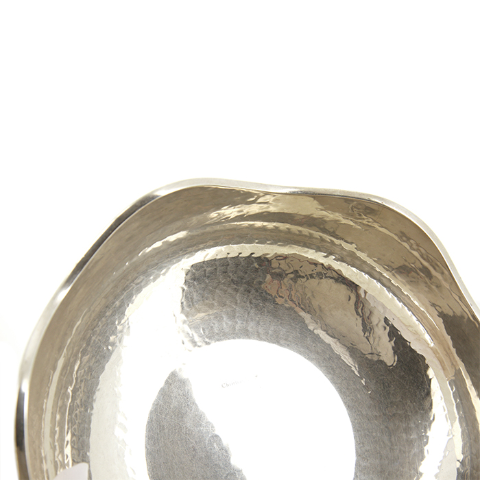 Christian Dior, cup in silver plated hammered metal, signed - Detail D2