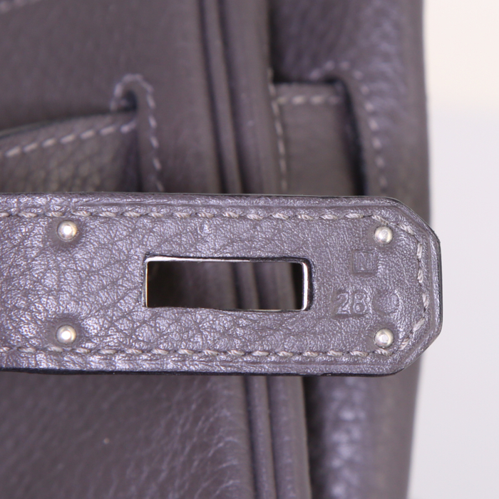 Hermes Kelly 40 cm handbag in anthracite grey togo leather - Detail D5