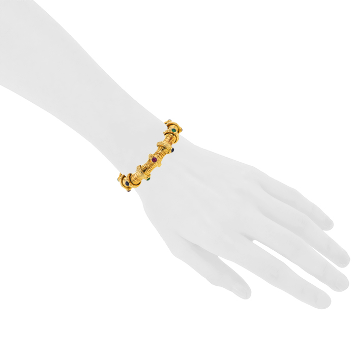 Brazalete articulado Van Cleef & Arpels Bambou en oro amarillo,  zafiros, esmeraldas y rubíes - Detail D1