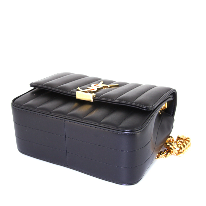 Bolso bandolera Saint Laurent Vicky modelo pequeño en cuero acolchado negro - Detail D4