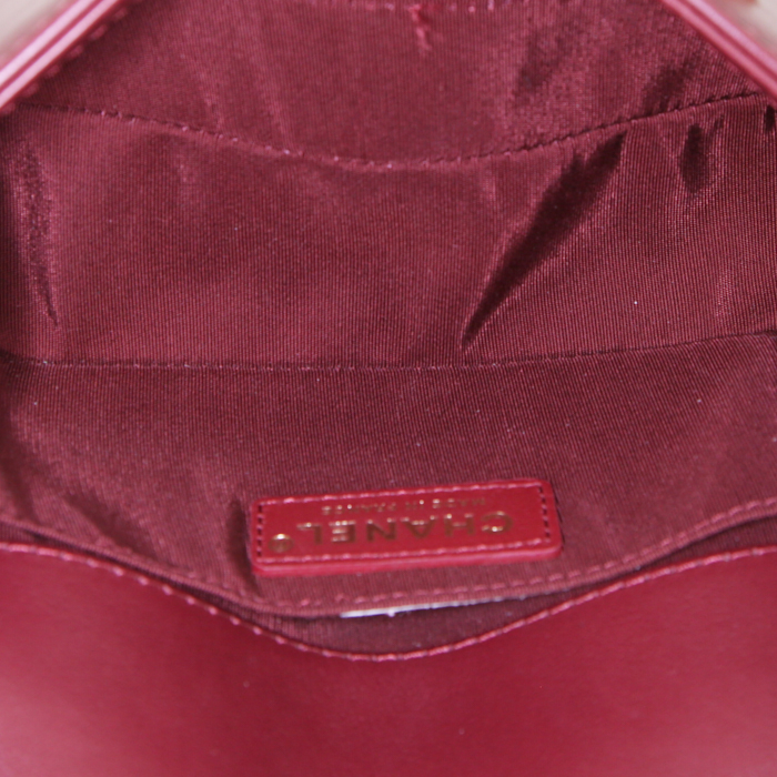 Chanel Boy small model handbag in burgundy quilted leather - Detail D3