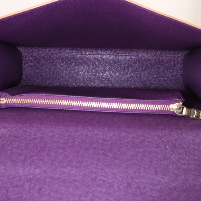 Sac à main Louis Vuitton Malesherbes en cuir épi jaune - Detail D2