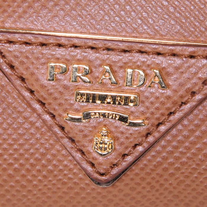 Prada Double handbag in brown leather saffiano - Detail D3