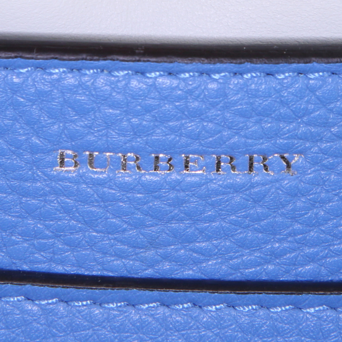 Burberry The Belt handbag in blue leather and navy blue leather - Detail D4