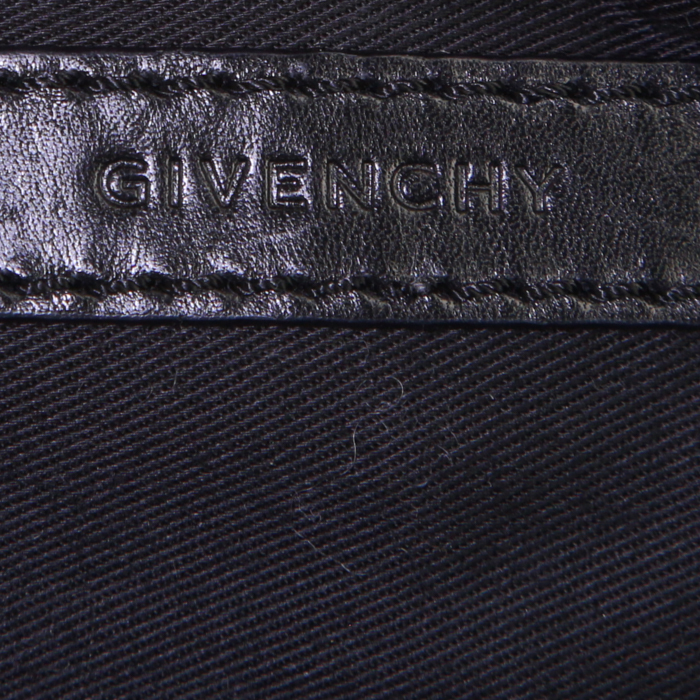 Borsa Givenchy Nightingale in pelle nera con decoro di borchie - Detail D4