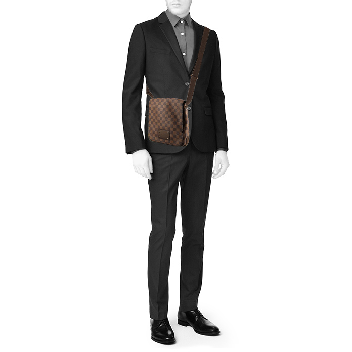 Louis Vuitton Messenger shoulder bag in ebene damier canvas and brown leather - Detail D1