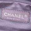 Sac cabas Chanel en cuir verni matelassé noir - Detail D3 thumbnail