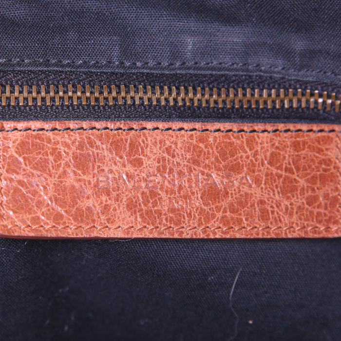 Sac 24 heures Balenciaga Work en cuir marron - Detail D3