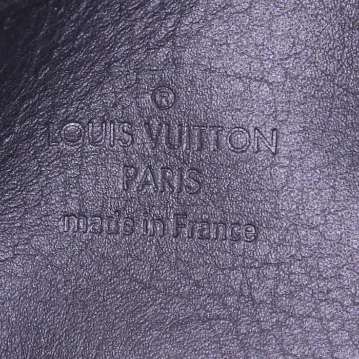Pochette Louis Vuitton Volga en toile monogram et cuir noir - Detail D3
