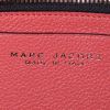 Bolso de mano Marc Jacobs en cuero granulado rosa Thé - Detail D3 thumbnail