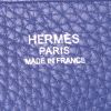 Borsa a tracolla Hermes Evelyne in pelle togo blu - Detail D3 thumbnail