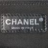 Sac cabas Chanel Grand Shopping en cuir matelassé gris - Detail D3 thumbnail
