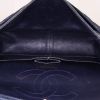 Bolso de mano Chanel 2.55 en lona denim azul oscuro - Detail D3 thumbnail
