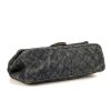 Bolso de mano Chanel 2.55 en lona denim azul oscuro - Detail D5 thumbnail