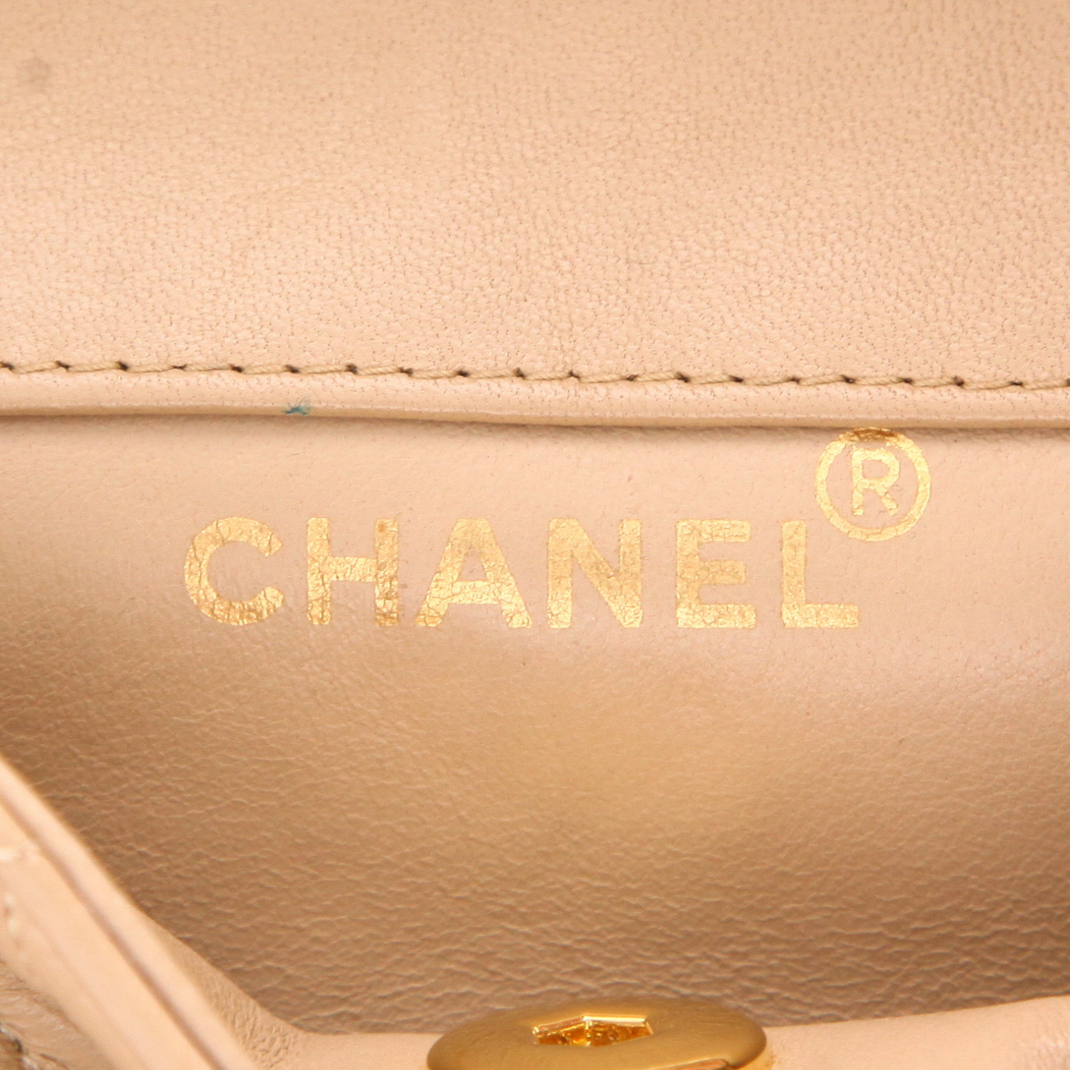 Borsa a tracolla Chanel Timeless Mini in pelle trapuntata beige - Detail D2