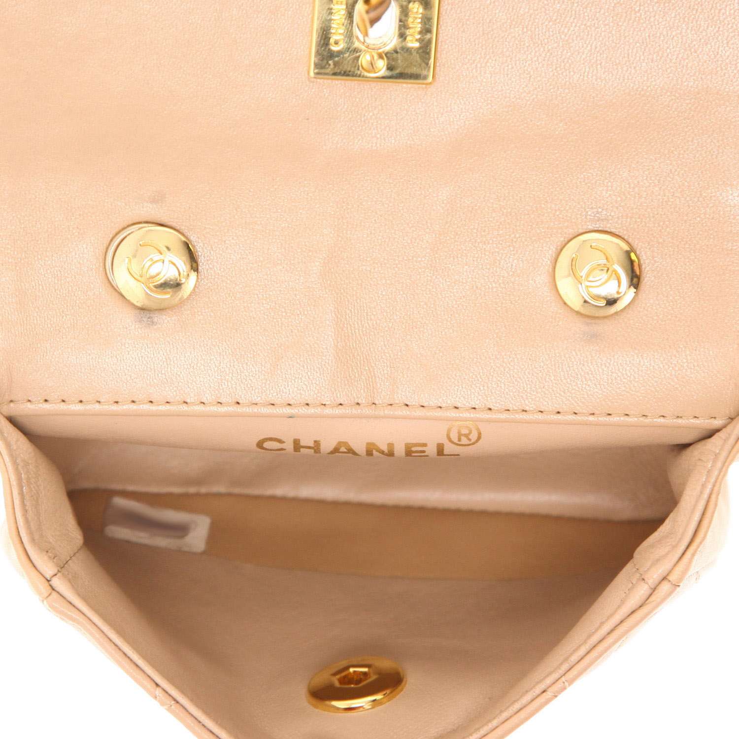 Bolso bandolera Chanel Timeless Mini en cuero acolchado beige - Detail D3