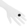 Chanel Camelia large model ring in onyx and white gold - Detail D1 thumbnail