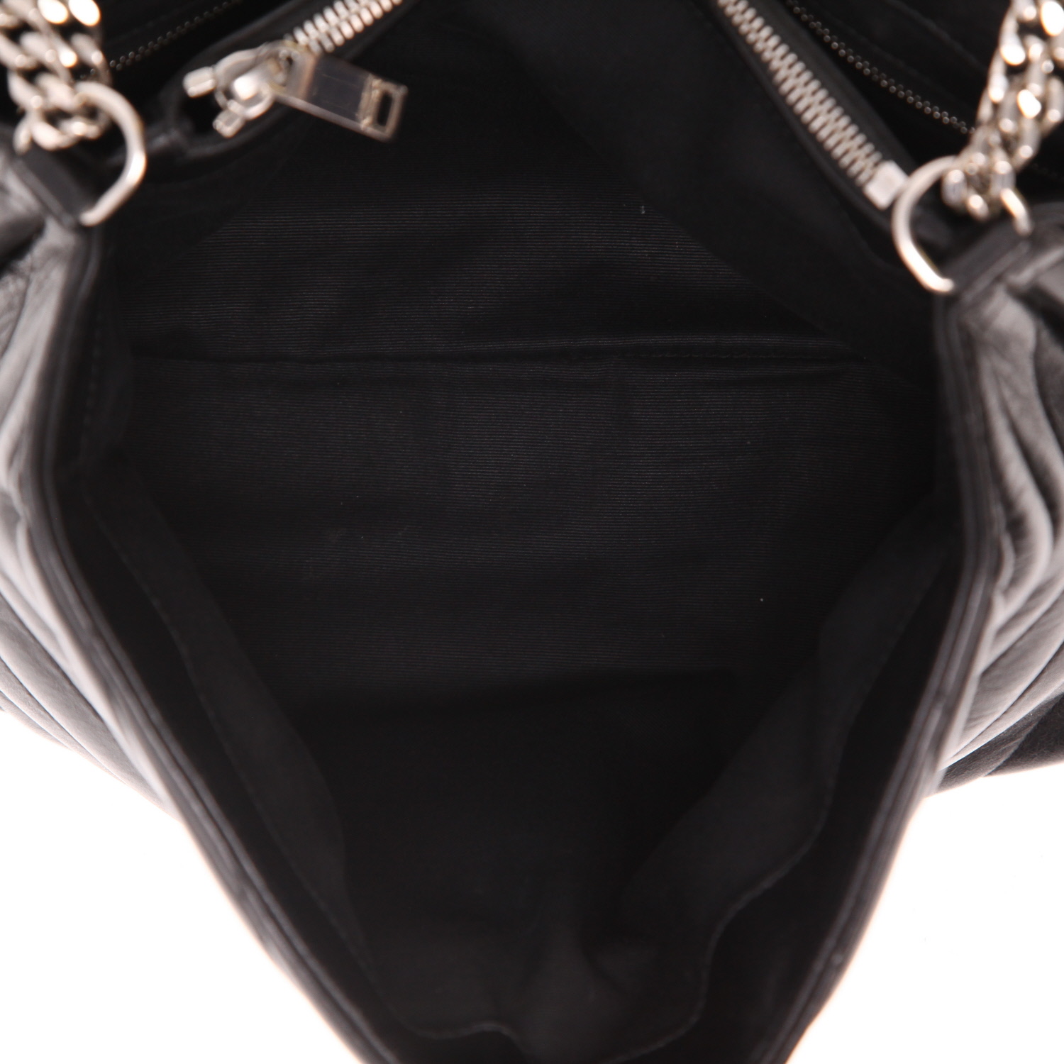 Bolso bandolera Saint Laurent  Loulou modelo mediano  en cuero acolchado con motivos de espigas negro - Detail D4