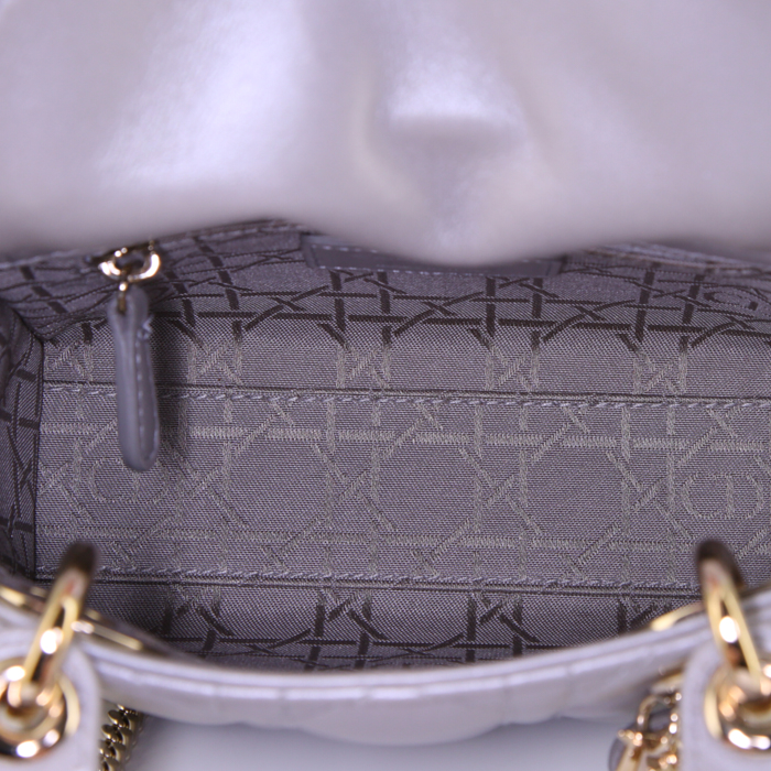 Dior Mini Lady Dior shoulder bag in silver leather cannage - Detail D3
