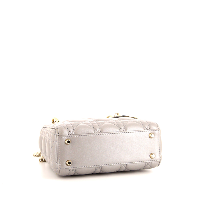 Bolso bandolera Dior Mini Lady Dior en cuero cannage plateado - Detail D5