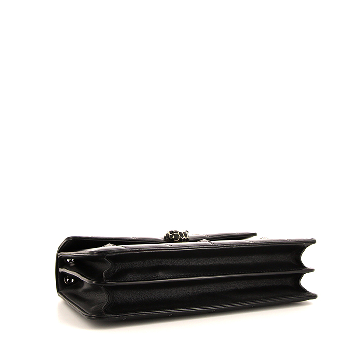 Bolso de mano Bulgari Serpenti en cuero negro - Detail D5