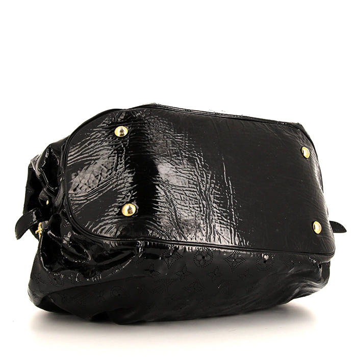 Louis Vuitton handbag in black mahina leather - Detail D4