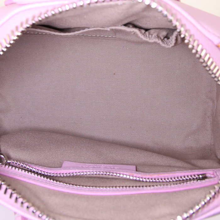 Bolso de mano Givenchy Antigona mini en cuero rosa - Detail D3