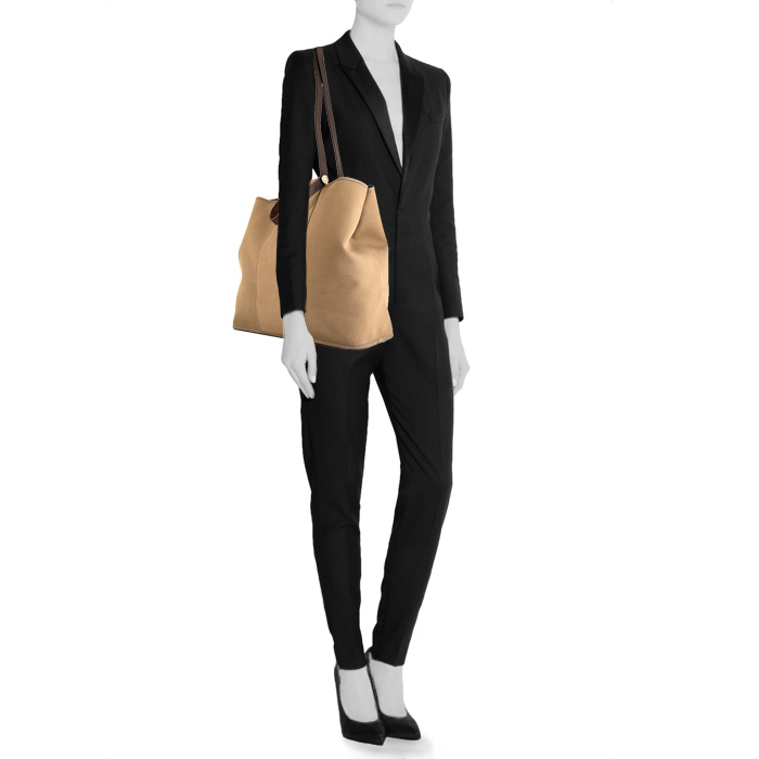 Sac cabas Hermès Cabag grand modèle en toile vert-kaki et cuir marron - Detail D2