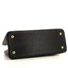 Louis Vuitton Capucines medium model handbag in black grained leather - Detail D4 thumbnail