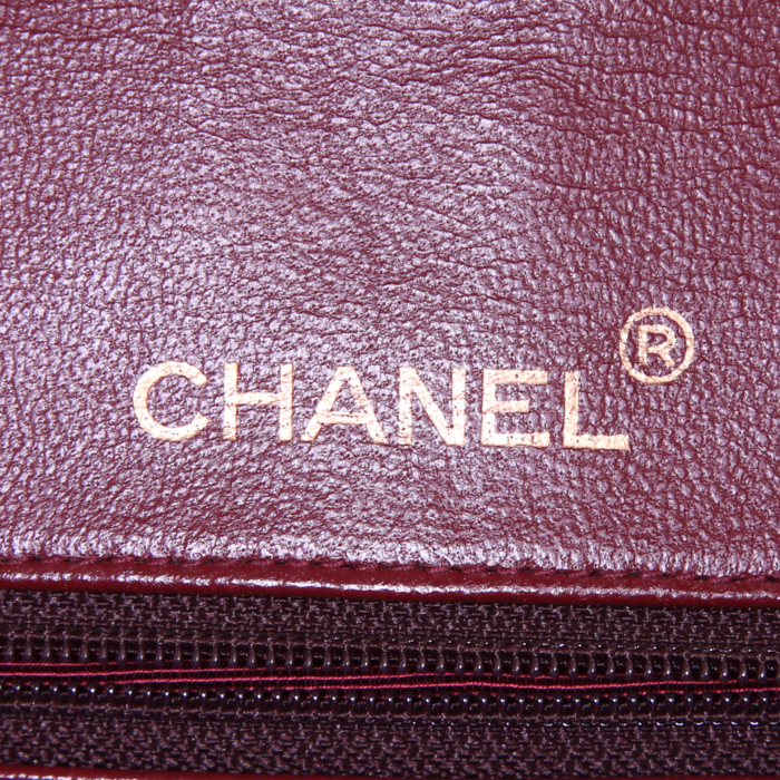 Chanel Timeless handbag in black quilted leather - Detail D4