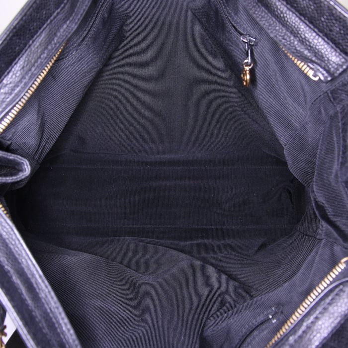 Chanel Grand Shopping shopping bag in black grained leather - Detail D2