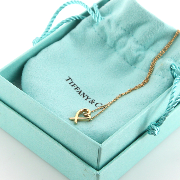 Collier Tiffany & Co Loving Heart en or rose - Detail D2