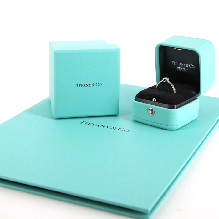 Sortija Tiffany & Co Novo en platino y diamantes - Detail D2