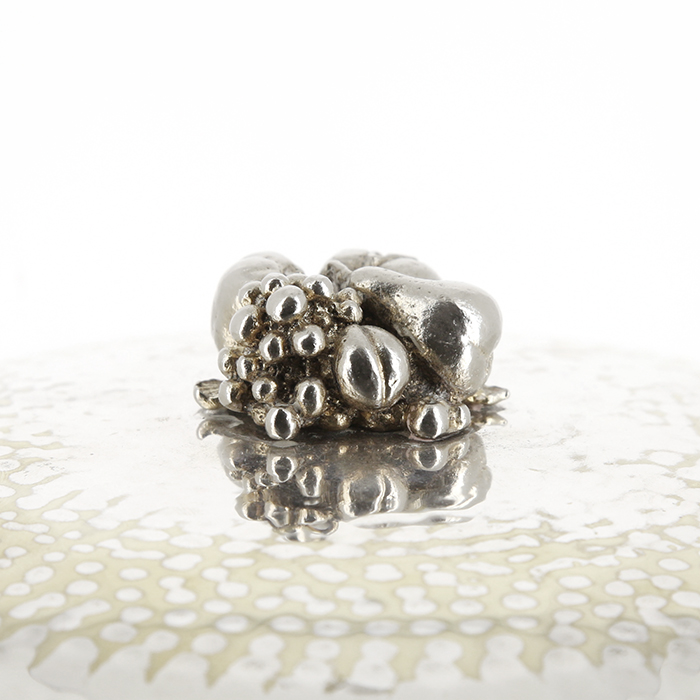 Christian Dior, ice bucket in hammered silver plated metal, signed - Detail D3