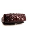Chanel Timeless shoulder bag in burgundy patent quilted leather - Detail D5 thumbnail