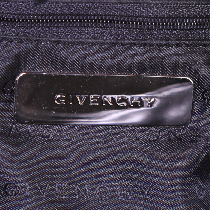 Givenchy Vintage handbag in black leather - Detail D3