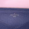 Portafogli Louis Vuitton in tela monogram marrone e pelle rosa - Detail D3 thumbnail