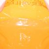 Bolso de mano Hermès Kelly Plastic en vinilo naranja - Detail D2 thumbnail