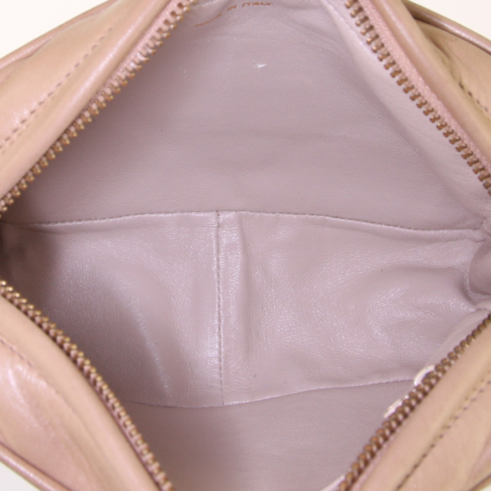Borsa a tracolla Chanel Camera in pelle trapuntata beige - Detail D2