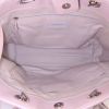 Shopping bag Chanel Deauville in pelle trapuntata rosa pallido - Detail D2 thumbnail