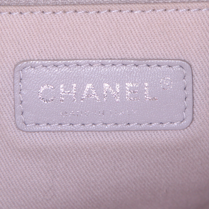 Shopping bag Chanel Deauville in pelle trapuntata rosa pallido - Detail D3