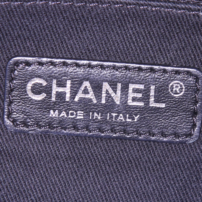 Sac cabas Chanel Deauville en toile beige et cuir noir - Detail D4