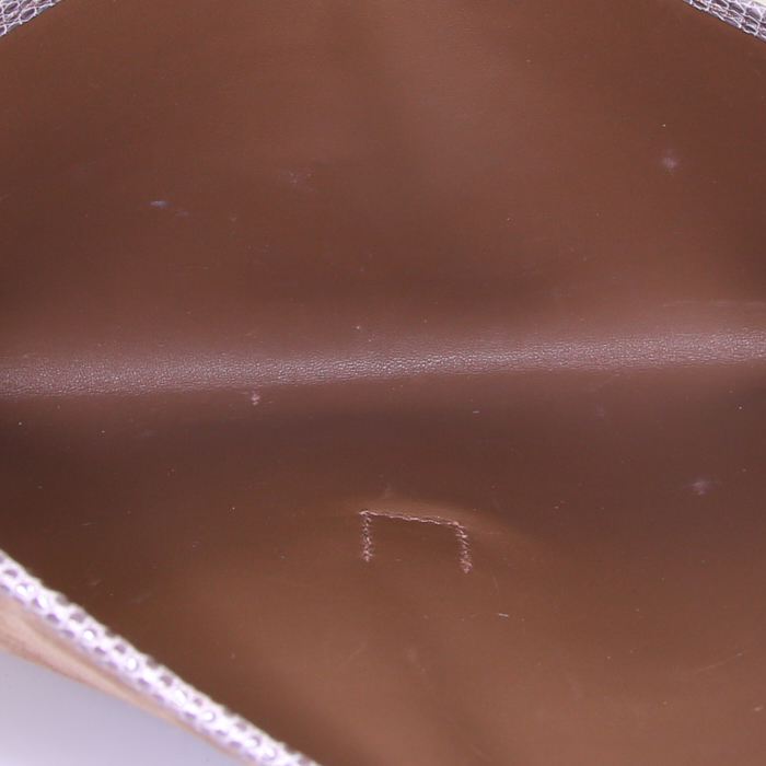 Bolsito de mano Hermes Jige en cuero de ternero doblis marrón y cuero marrón - Detail D2