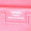 Bolsito de mano Hermes Jige en cuero epsom rosa Jaipur - Detail D3 thumbnail