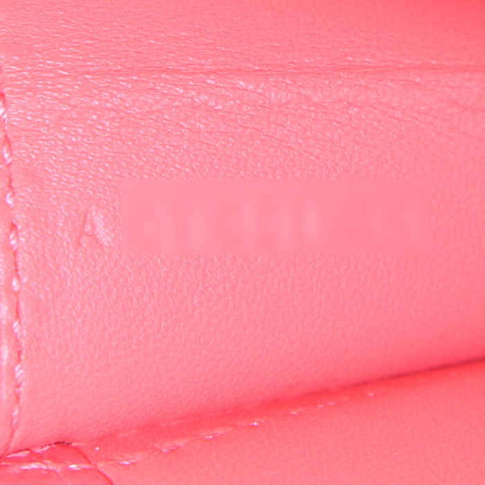 Bolsito de mano Hermes Jige en cuero epsom rosa Jaipur - Detail D4