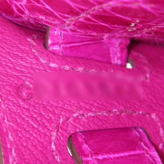 Hermès Kelly Cut pouch in Rose Sheherazade porosus crocodile - Detail D4