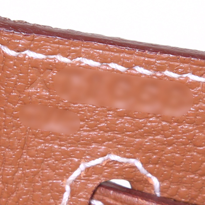 Hermes Kelly 28 cm handbag in gold togo leather - Detail D5