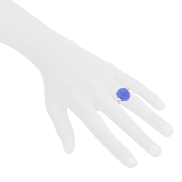 Bague Pomellato Luna grand modèle en or beige et calcédoine bleue - Detail D1